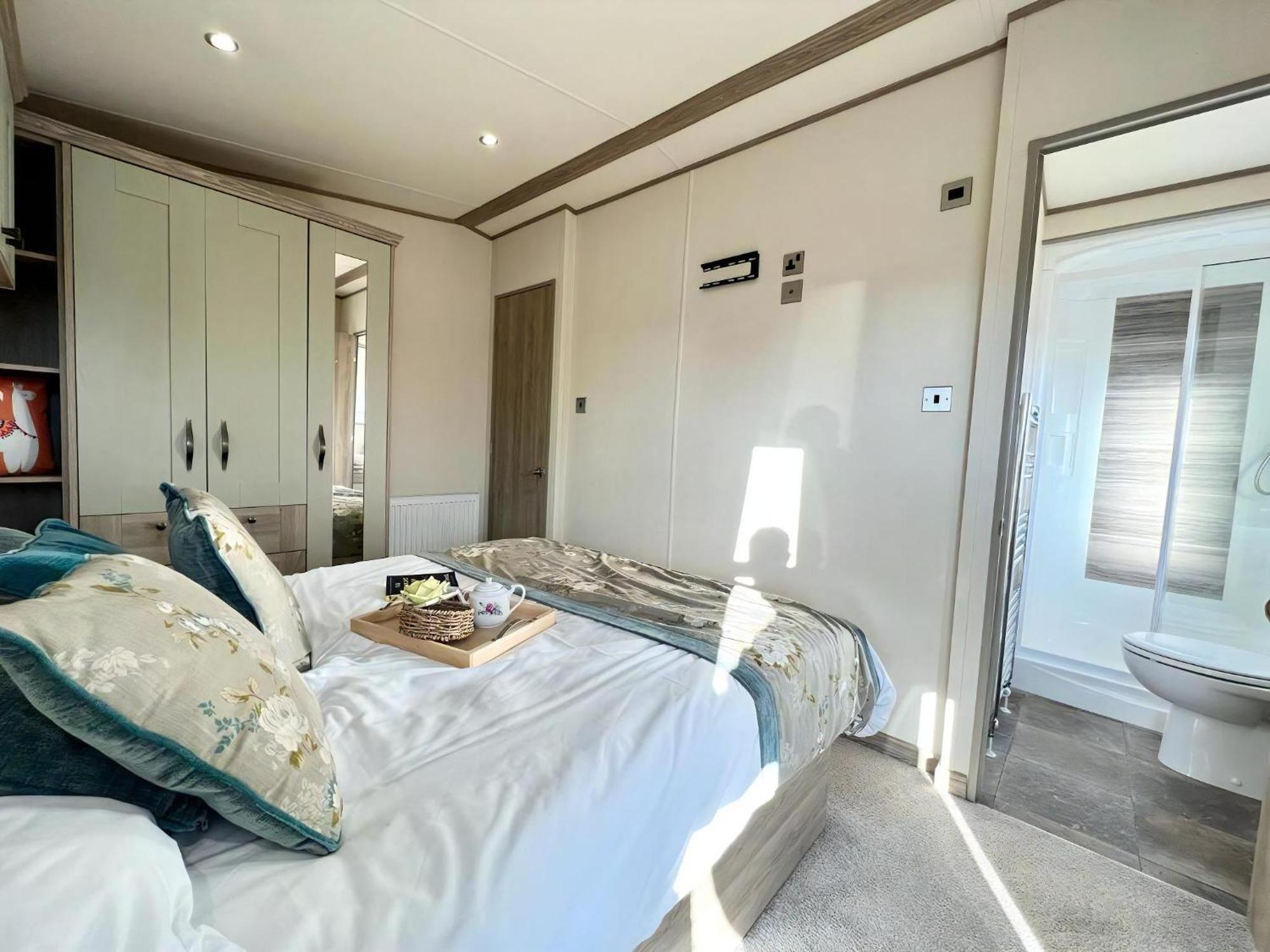 Stunning Caravan With Full Lake View At Southview Holiday Park Ref 33004Ml Skegness Εξωτερικό φωτογραφία